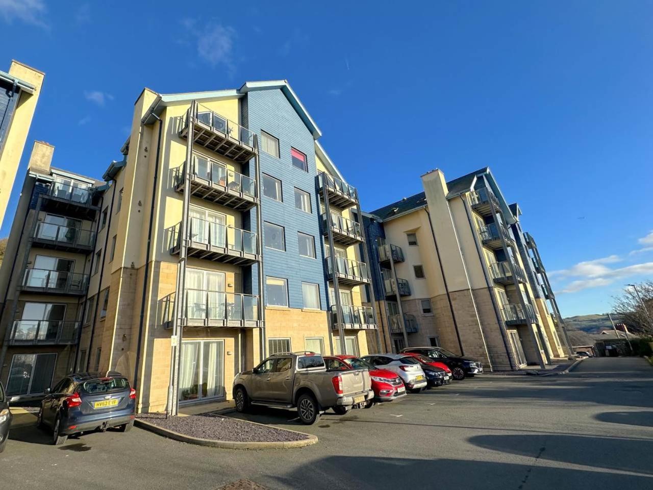 Parc Y Bryn Serviced Apartments Aberystwyth Extérieur photo