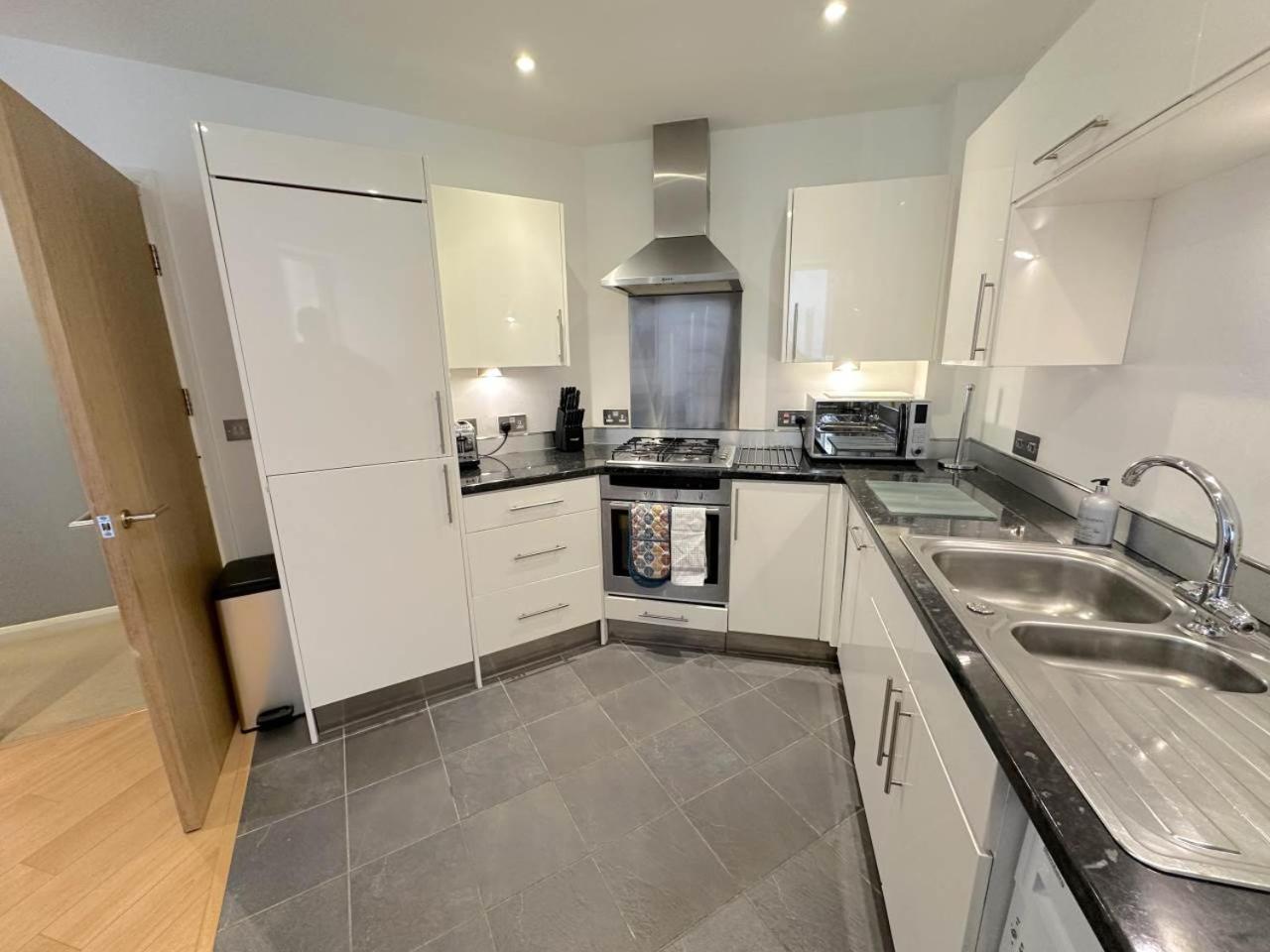 Parc Y Bryn Serviced Apartments Aberystwyth Extérieur photo