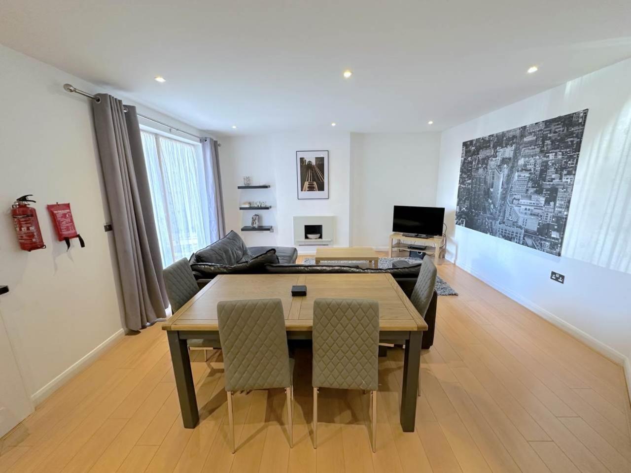 Parc Y Bryn Serviced Apartments Aberystwyth Extérieur photo