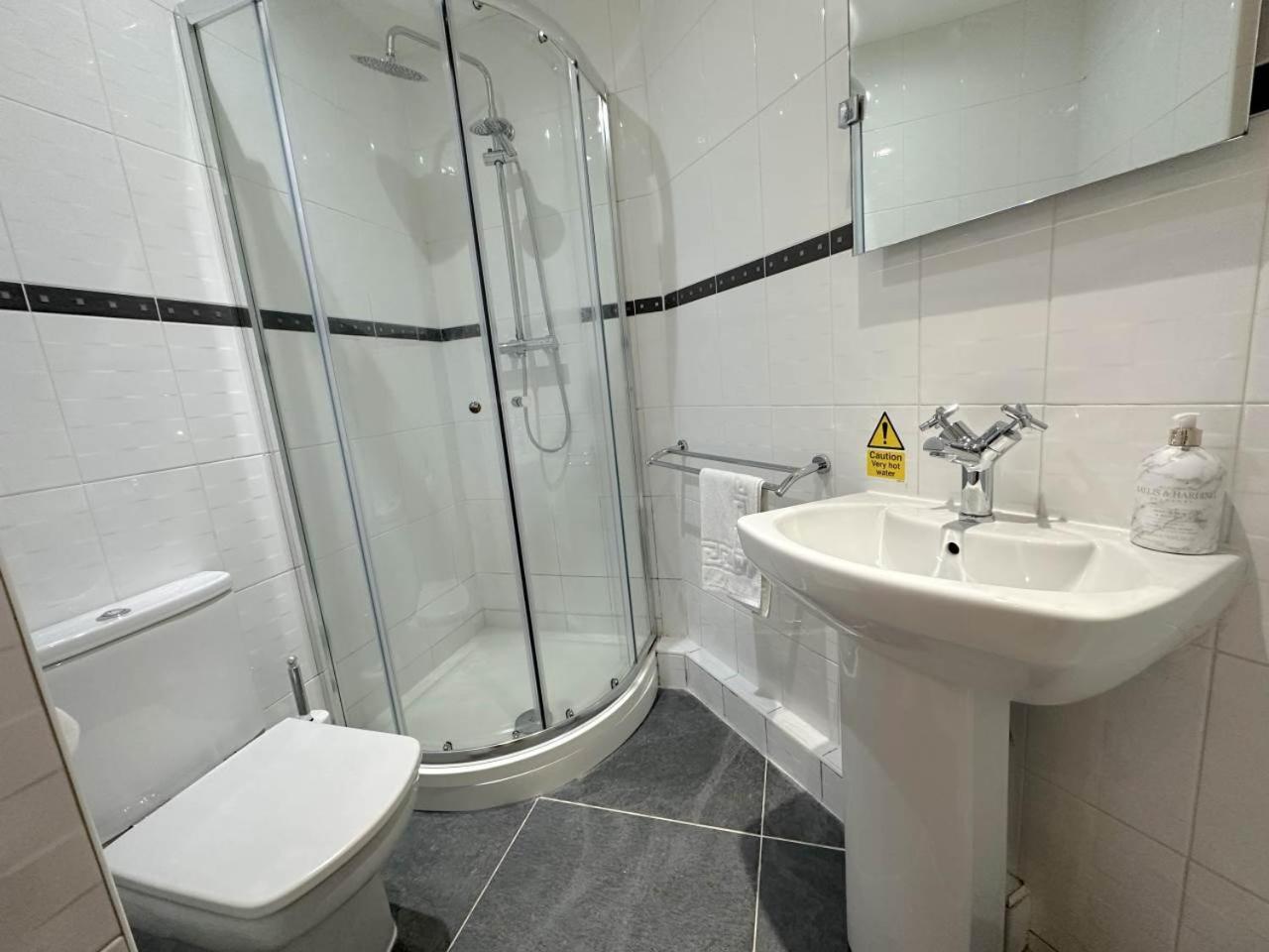 Parc Y Bryn Serviced Apartments Aberystwyth Extérieur photo