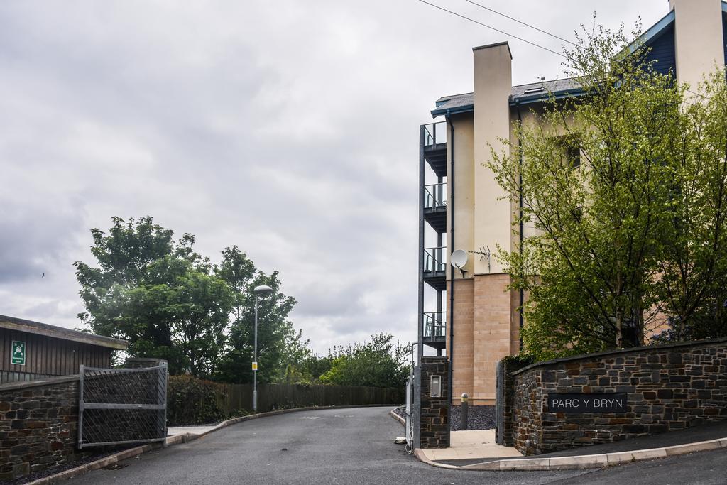 Parc Y Bryn Serviced Apartments Aberystwyth Extérieur photo
